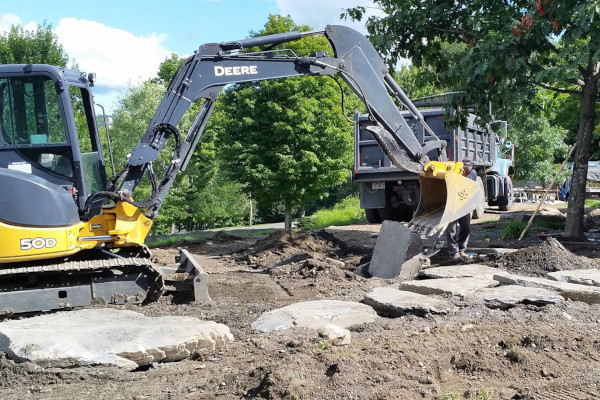 service de mini excavation à Sherbrooke et Magog